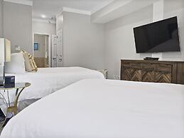 B11 Powder Run 2 Bedroom Condo by RedAwning