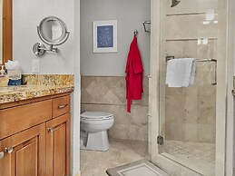 B11 Powder Run 2 Bedroom Condo by RedAwning