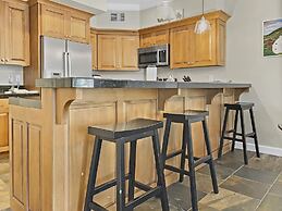 B11 Powder Run 2 Bedroom Condo by RedAwning