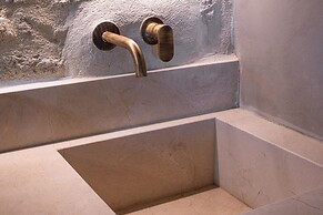 Inotropes Boutique Suites - Adults Only