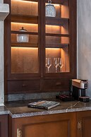 Inotropes Boutique Suites - Adults Only