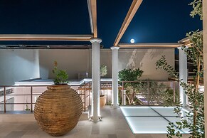 Inotropes Boutique Suites - Adults Only