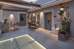 Inotropes Boutique Suites - Adults Only