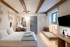 Inotropes Boutique Suites - Adults Only