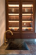 Inotropes Boutique Suites - Adults Only