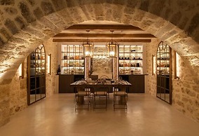 Inotropes Boutique Suites - Adults Only