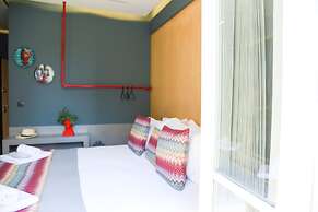 Central 44 Wow Casual Suite