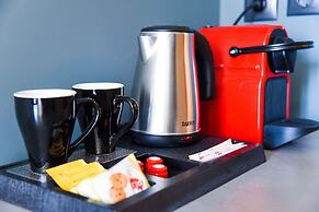 Central 44 Wow Casual Suite