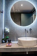 Central 44 Wow Casual Suite