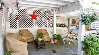 High Street Hideaway