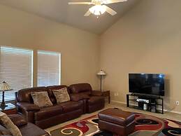 Spacious House BMT Six Flags Seaworld