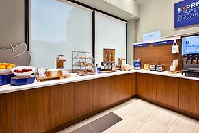 Holiday Inn Express NYC Brooklyn - Sunset Park by IHG
