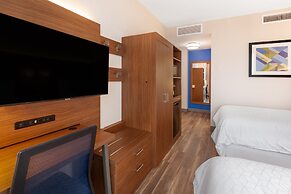 Holiday Inn Express NYC Brooklyn - Sunset Park by IHG