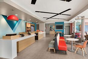 avid hotel Hays by IHG