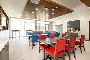 Holiday Inn Express & Suites San Jose Silicon Valley by IHG