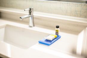Holiday Inn Express & Suites San Jose Silicon Valley by IHG