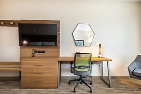 Holiday Inn Express & Suites San Jose Silicon Valley by IHG