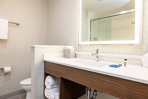 Holiday Inn Express & Suites San Jose Silicon Valley by IHG