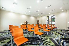 Holiday Inn Express & Suites San Jose Silicon Valley by IHG
