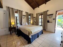 Hotel Cacique Real