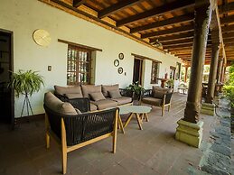 Hotel Cacique Real