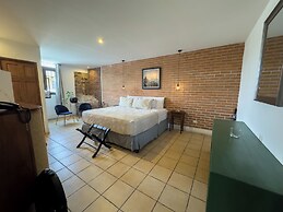 Hotel Cacique Real