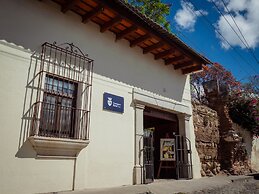 Hotel Cacique Real