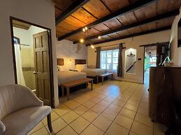 Hotel Cacique Real