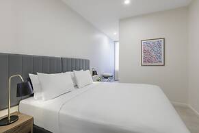 Brady Apartment Hotel Hardware Lane