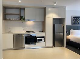 Brady Apartment Hotel Hardware Lane