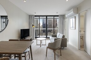 Brady Apartment Hotel Hardware Lane