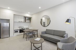 Brady Apartment Hotel Hardware Lane