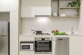 Brady Apartment Hotel Hardware Lane