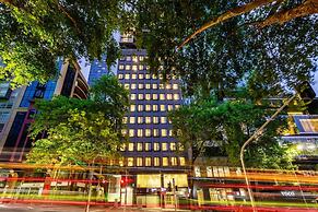 Brady Apartment Hotel Hardware Lane