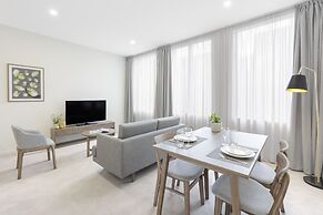 Brady Apartment Hotel Hardware Lane