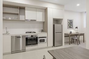 Brady Apartment Hotel Hardware Lane