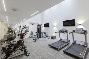 Brady Apartment Hotel Hardware Lane