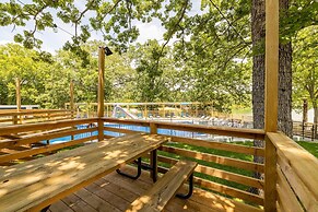 Kimberling Cove Resort