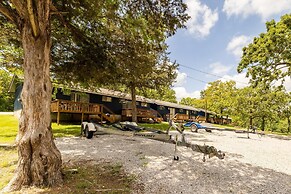 Kimberling Cove Resort