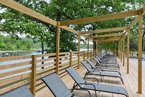 Kimberling Cove Resort