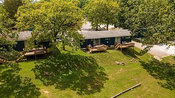 Kimberling Cove Resort