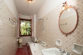 Imperiale Apartment by Mmega