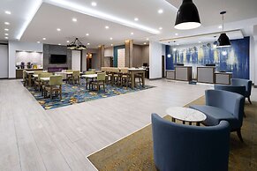 La Quinta Inn & Suites by Wyndham Locust Grove