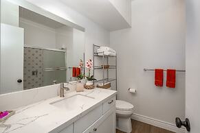 Lae Nani 434 1 Bedroom Condo by RedAwning