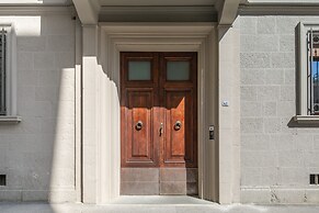 Cavour Deluxe by Mmega