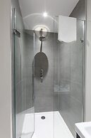 Immaculate Central Windsor Town House