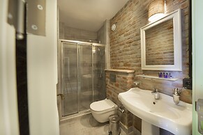 Avlulu Konak Kucukkoy