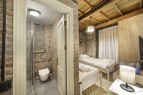 Avlulu Konak Kucukkoy