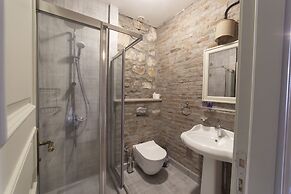 Avlulu Konak Kucukkoy