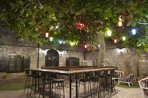 Avlulu Konak Kucukkoy